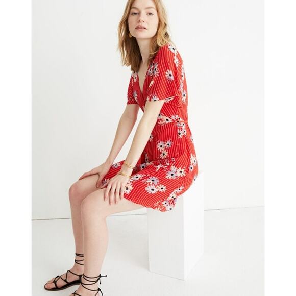 Madewell Mini Dress 6 Button Wrap Tie‎ Floral Flutter Sleeve Daisy Society Red - Picture 3 of 11